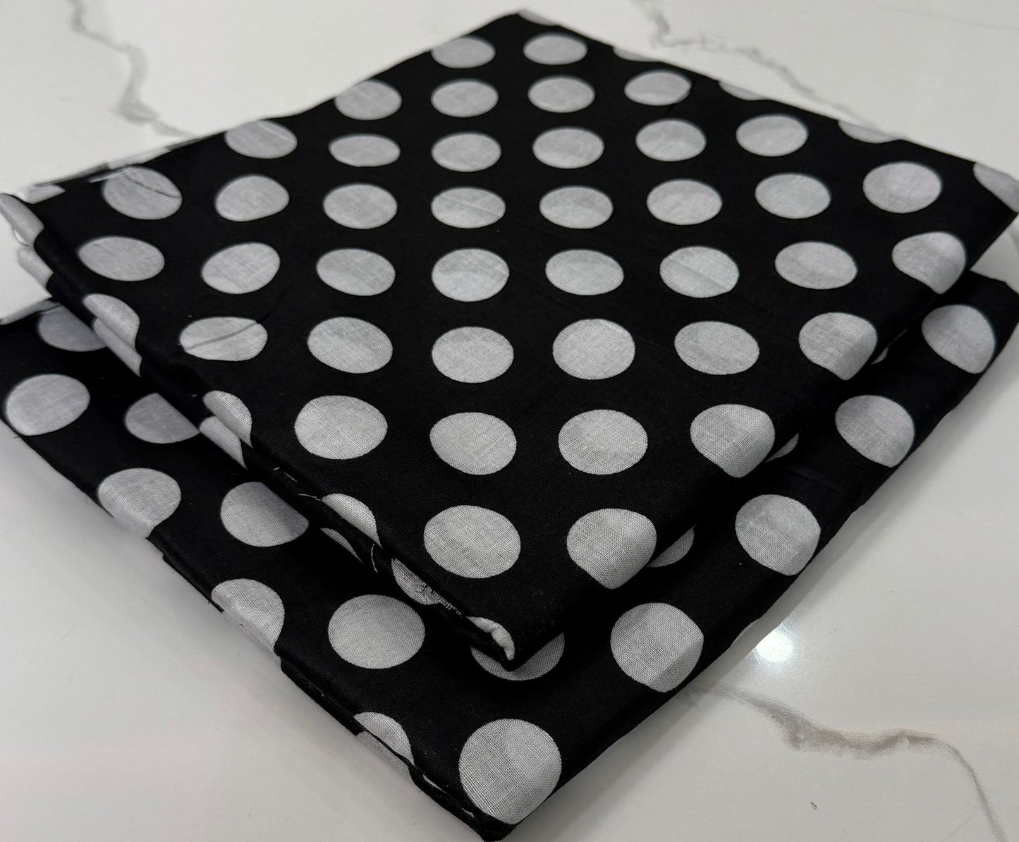 Black Nd White Lawn 2pc Unstiched