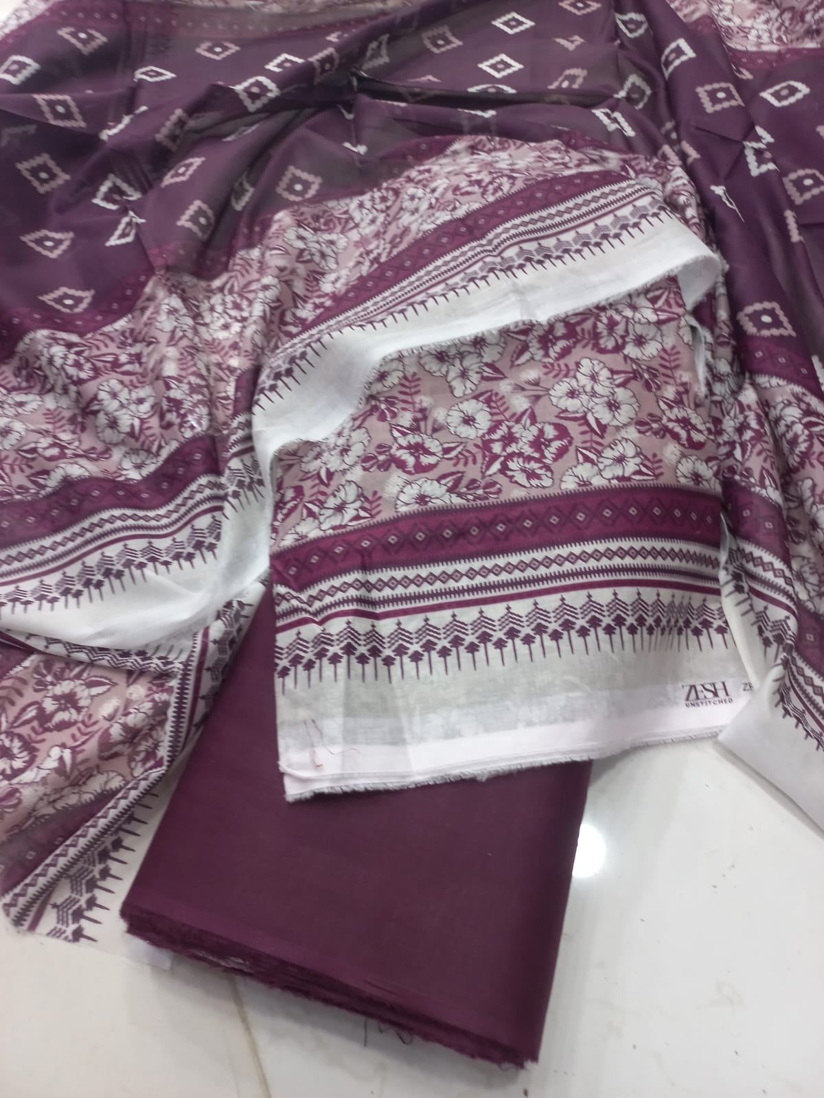 Zeesh Digital Printed Lawn 3pc Unstiched ZEESH TEXTILE 2026 Latest Collection