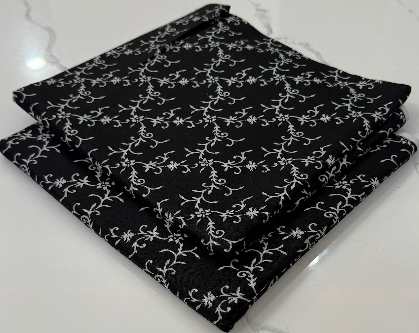 Black Nd White Lawn 2pc Unstiched