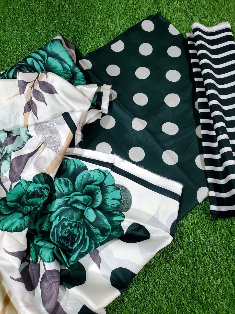 Polka Dots Lawn Digital Printed 3pc Unstiched