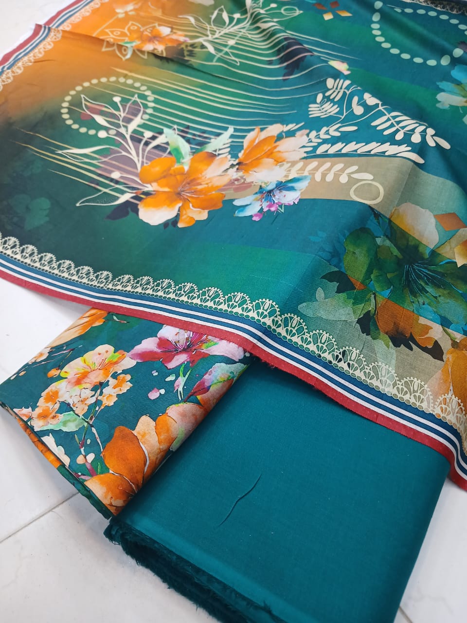 Al-Karam Lawn Digital Printed 3pc Unstiched