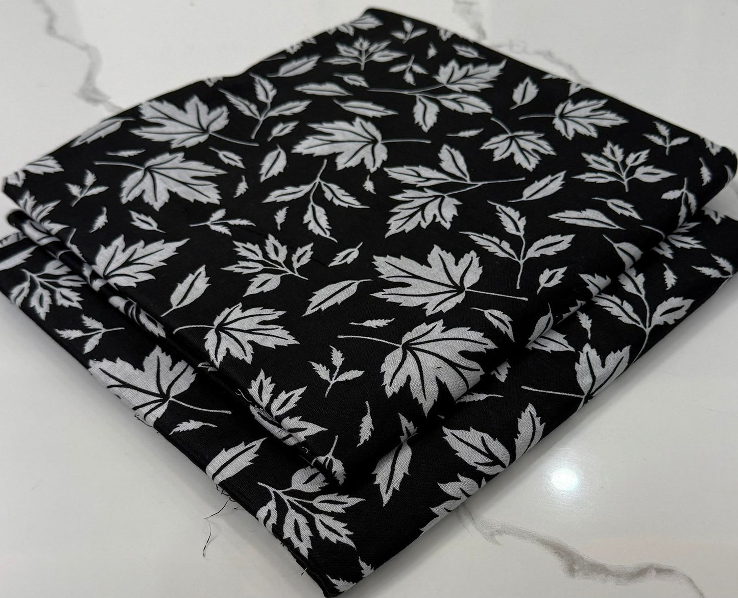Black Nd White Lawn 2pc Unstiched