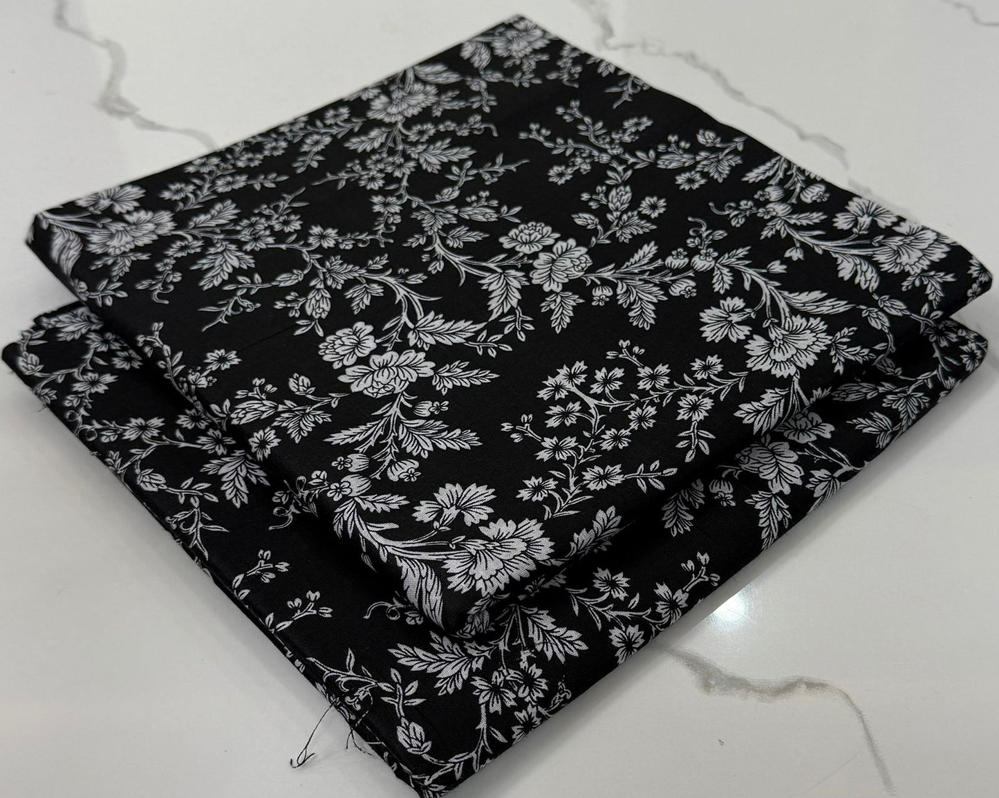 Black Nd White Lawn 2pc Unstiched