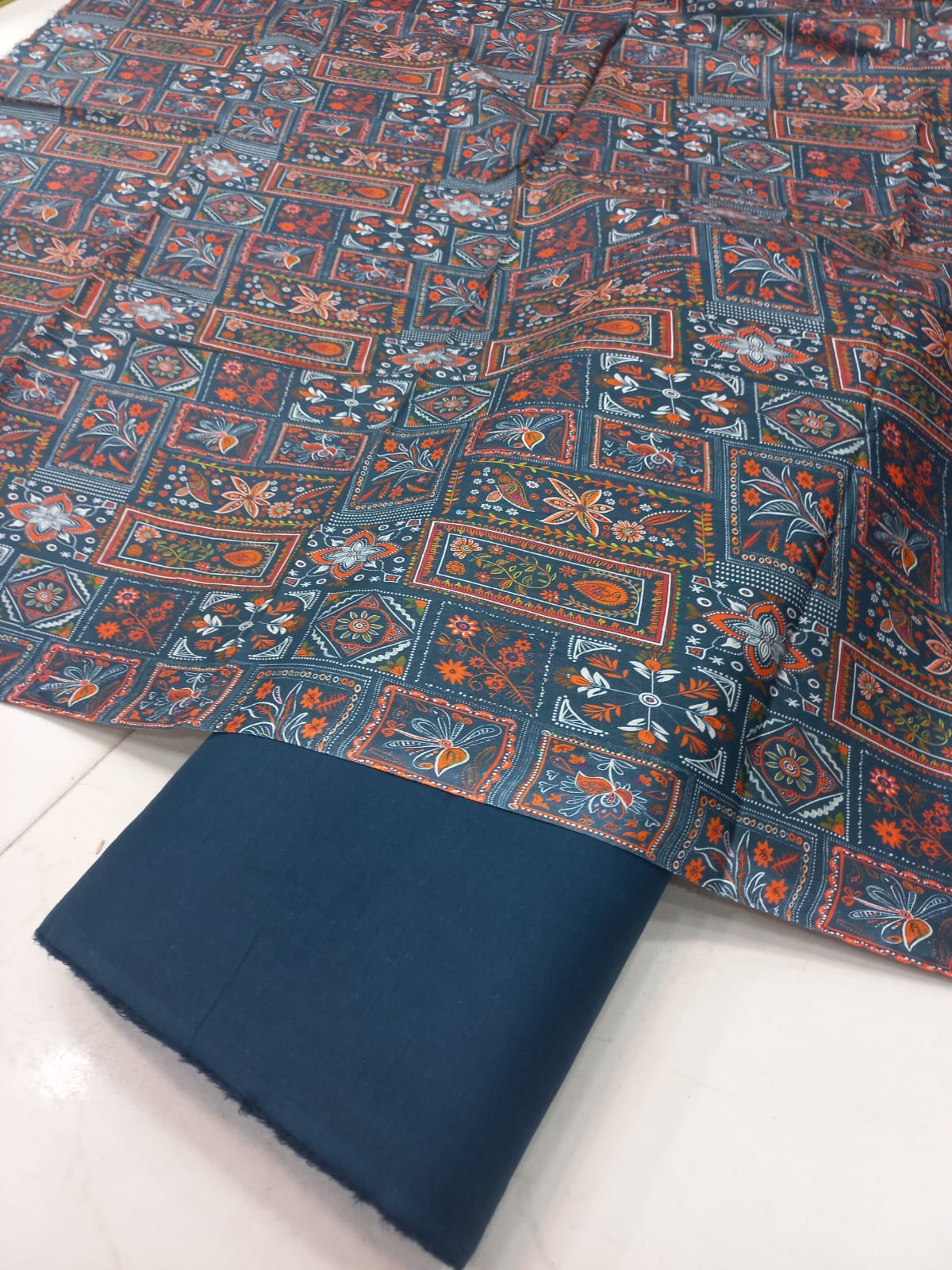 Al-Karam Digital Printed Lawn 2pc Unstiched