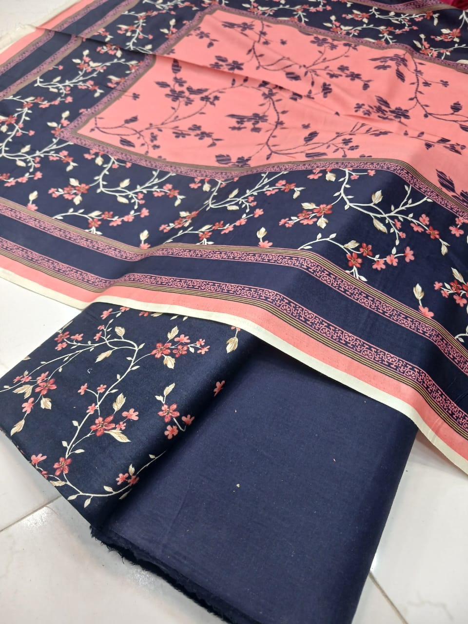 Al-Karam Lawn Digital Printed 3pc Unstiched